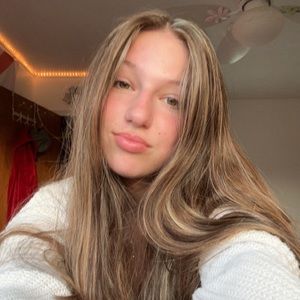 Meet your Posher, Stella